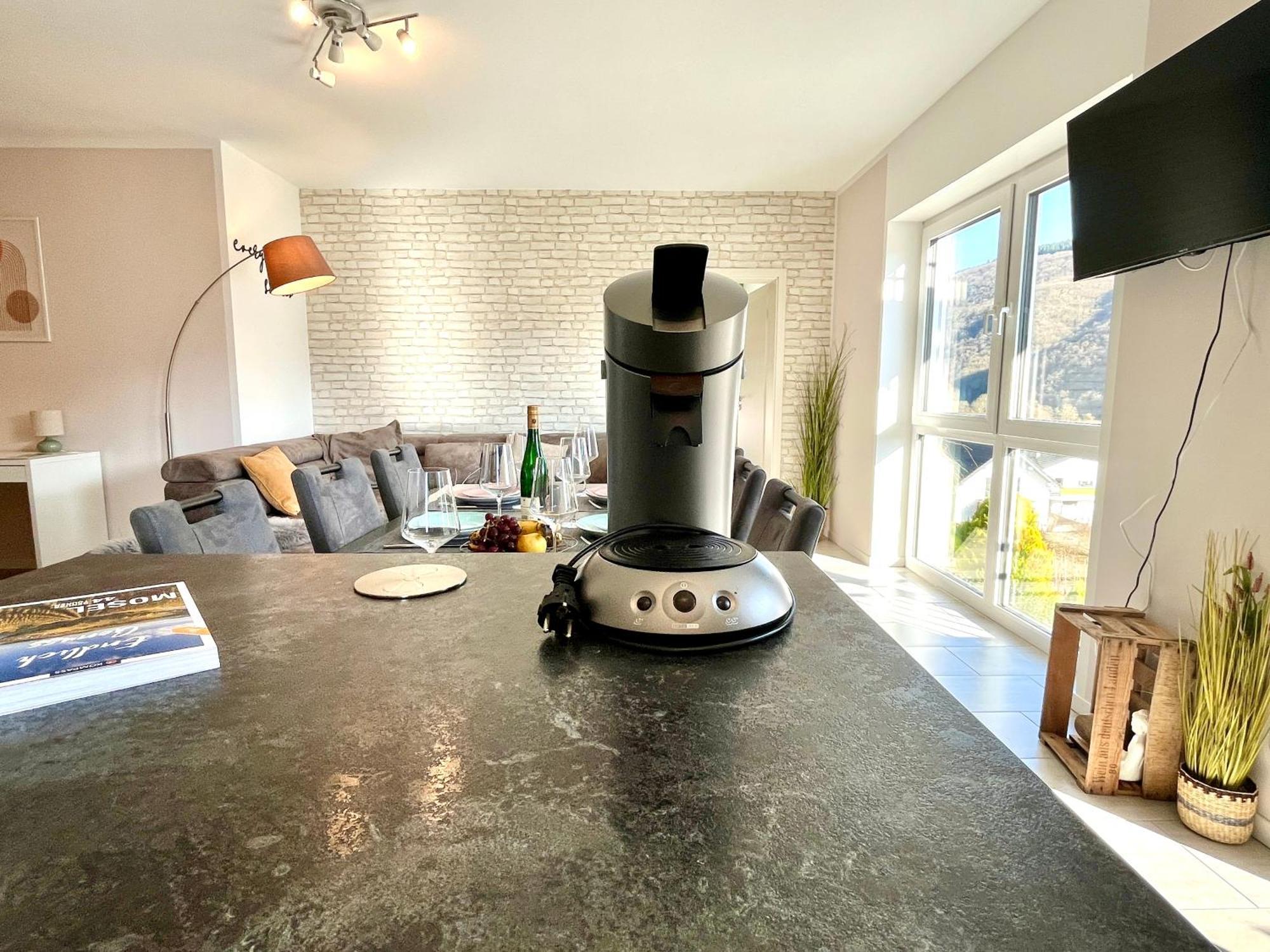 Ferienwohnung Moseltraum, 1-6 Pers, Mit 3 Schlafzimmer Und Panoramabalkon Mueden Exterior photo